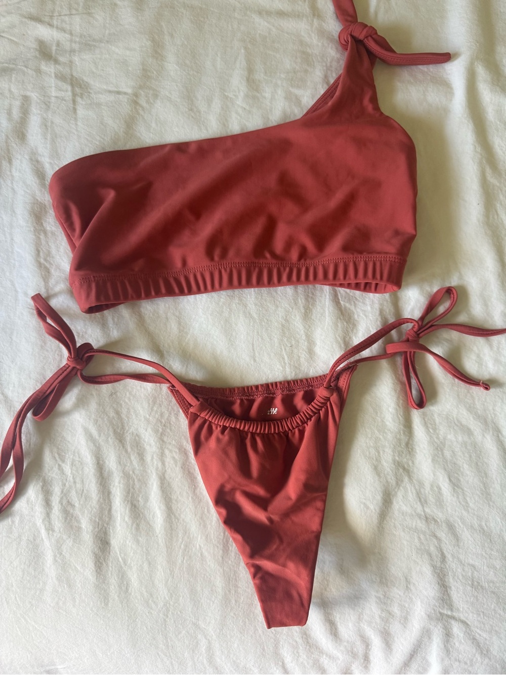 Abysse single strap bikini set